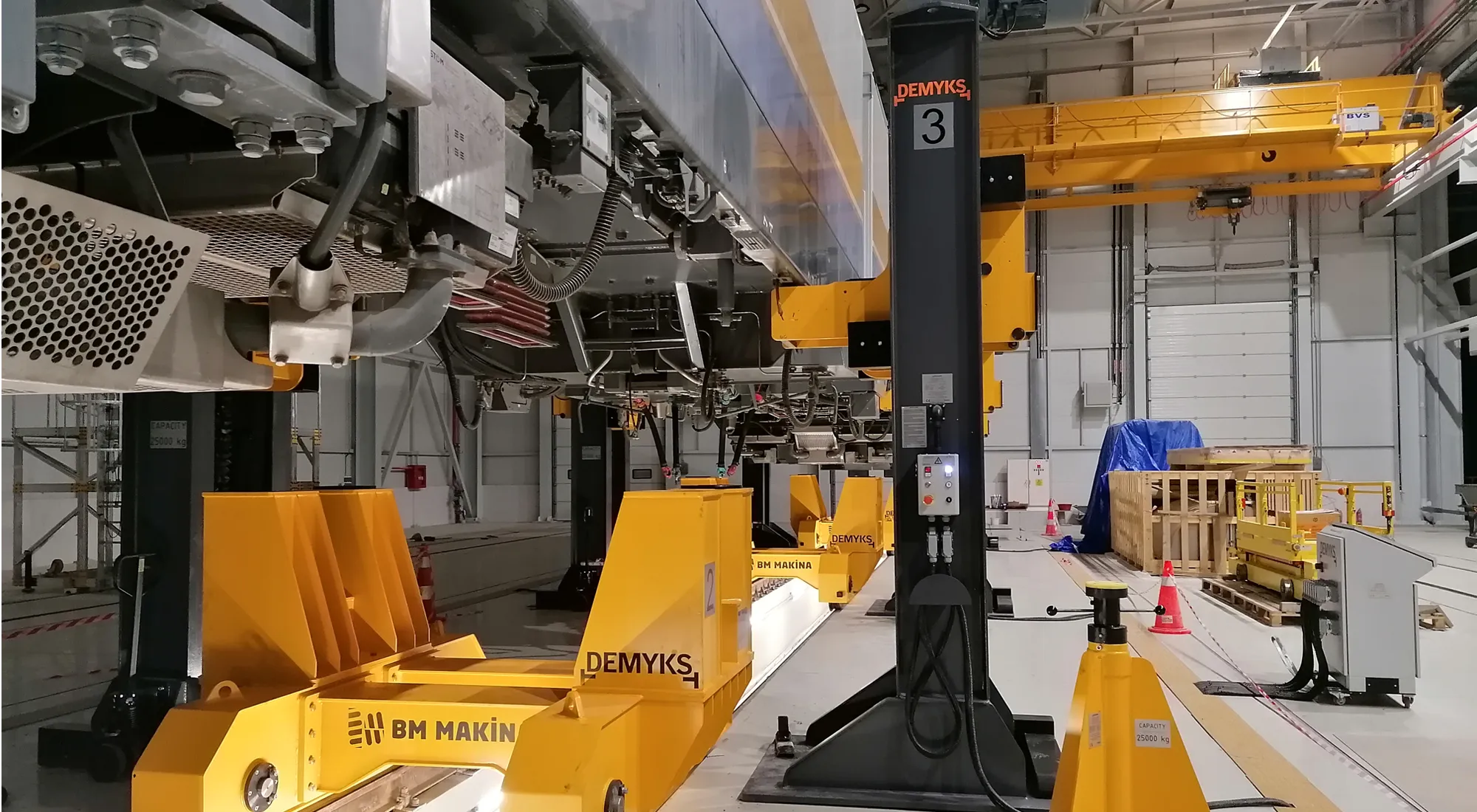 Raylı Sistemler Bakımında BM Makina DEMYKS Mobil kaldırma Krikoları ve Seti