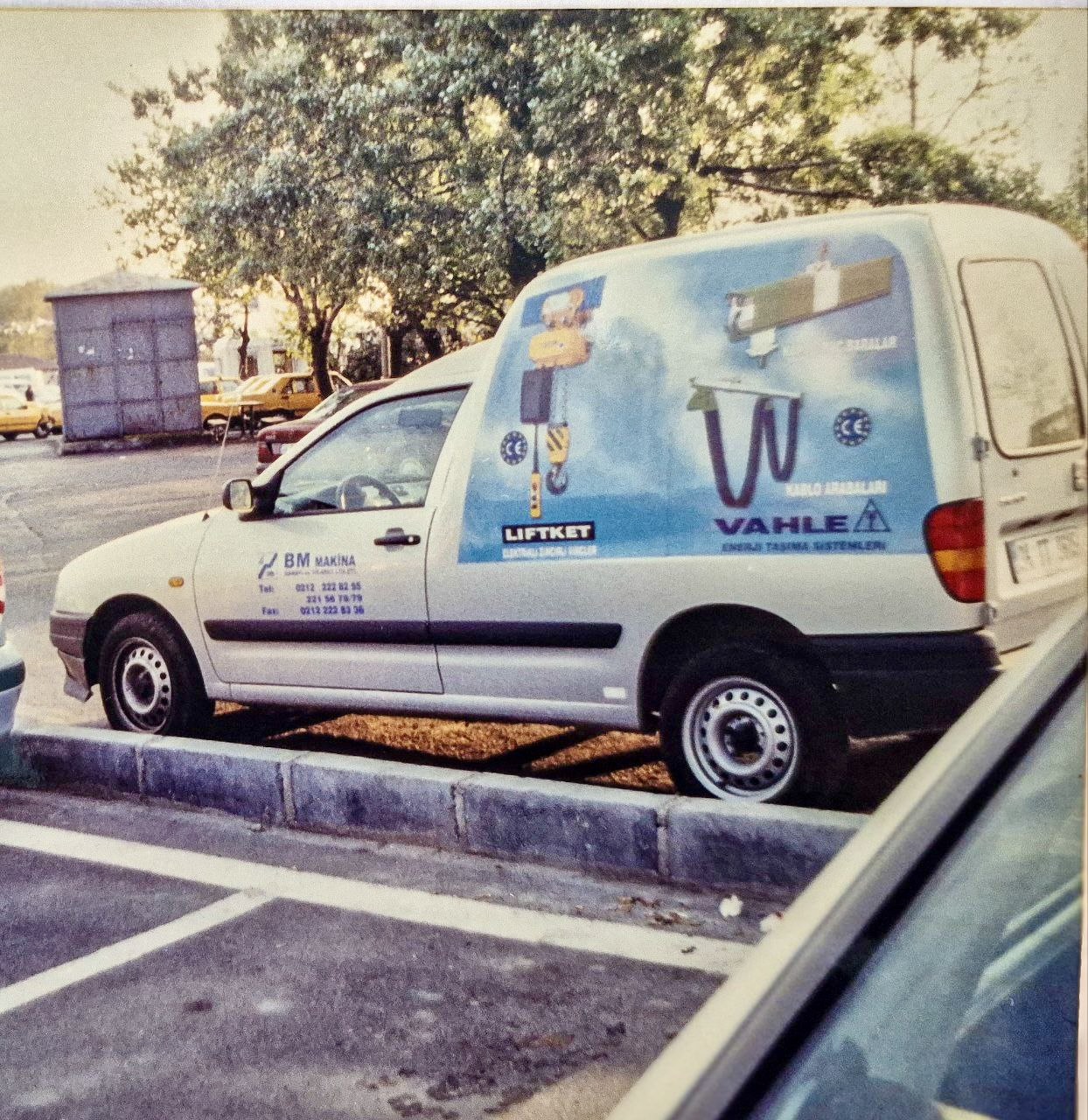 BM Makinanin Ilk Arabasi