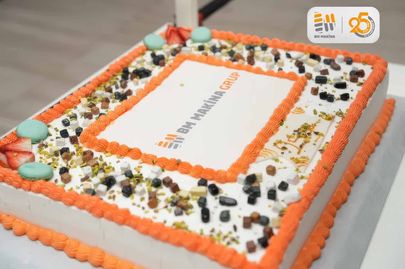 BM Makina 25. Yil Etkinligi Pastasi